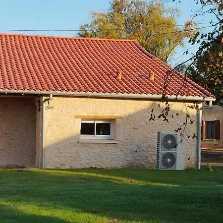 De La Treille Дом отдыха Saint-Maurice-la-Clouere