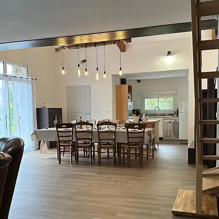 Дом отдыха De La Treille Saint-Maurice-la-Clouere